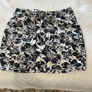 Black & White Floral Skort - Women